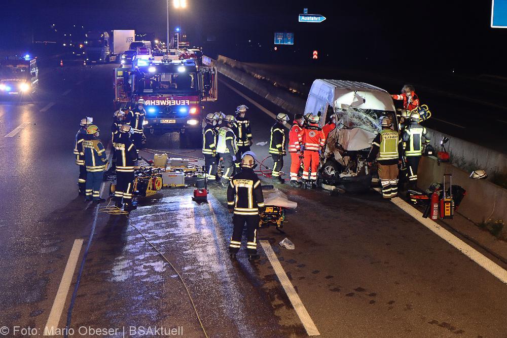 Unfall A8 Transporter Lkw Leipheim am 01.09.2021