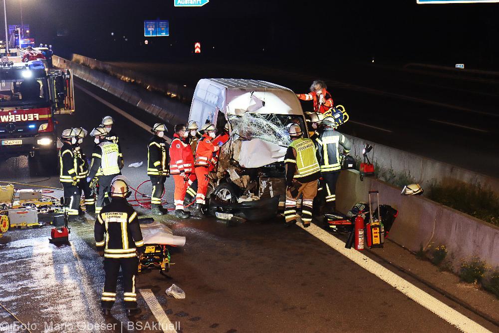 Unfall A8 Transporter Lkw Leipheim am 01.09.2021