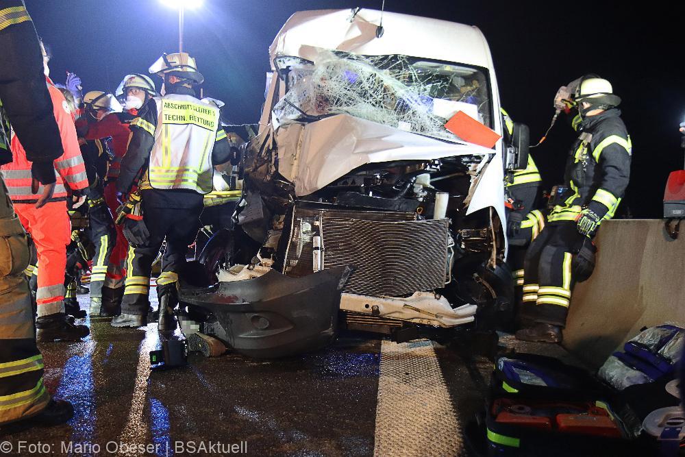 Unfall A8 Transporter Lkw Leipheim am 01.09.2021