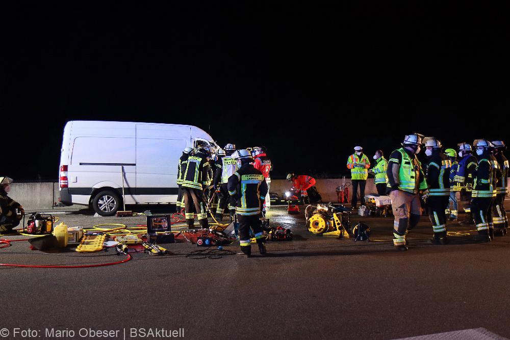 Unfall A8 Transporter Lkw Leipheim am 01.09.2021