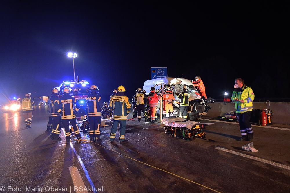 Unfall A8 Transporter Lkw Leipheim am 01.09.2021