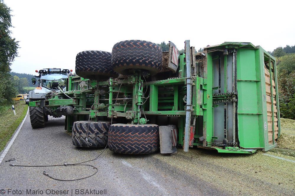 Unfall Autenried-Biberberg - Traktor-Anhaenger