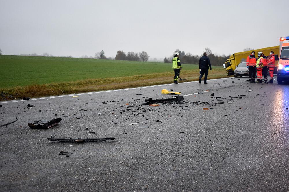 Schwerer Unfall auf der B12 bei Kaufbeuren