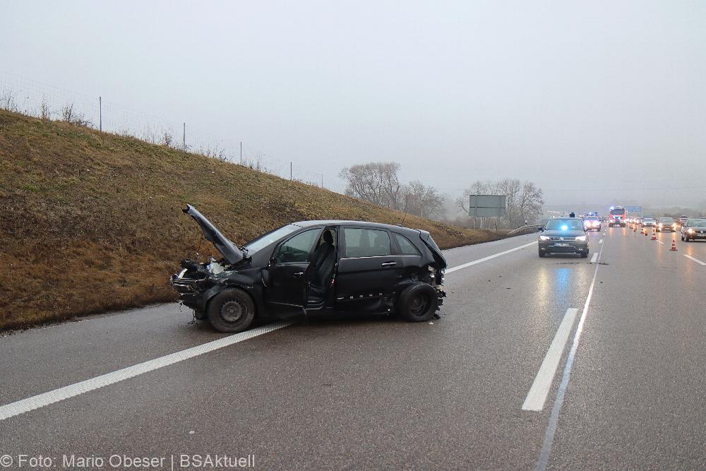Unfall A8 Guenzburg-Leipheim 26122021