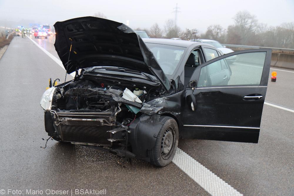 Unfall A8 Guenzburg-Leipheim 26122021