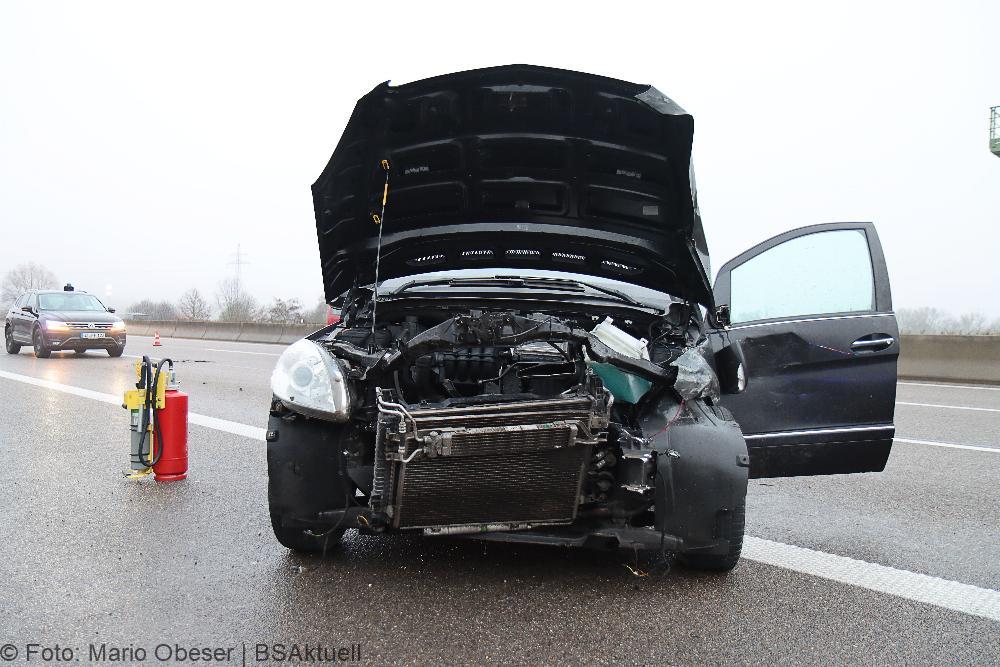 Unfall A8 Guenzburg-Leipheim 26122021