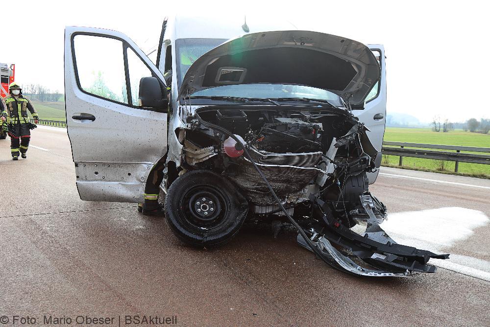 Unfall A8 Günzburg - Burgau am 11.01.2022
