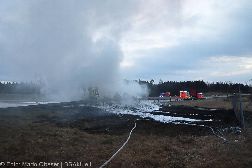 A8 Brand Sattelauflieger am 14.02.2022