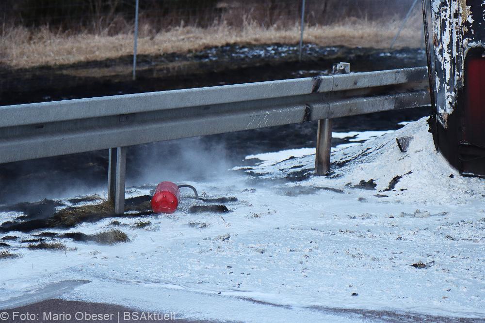 A8 Brand Sattelauflieger am 14.02.2022
