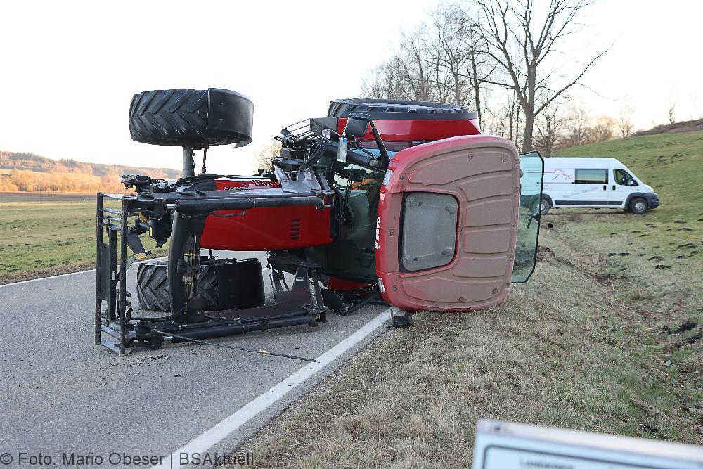 Traktor kippt Hammerstetten Wettenhausen