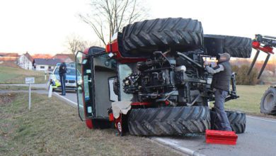 Traktor kippt Hammerstetten Wettenhausen