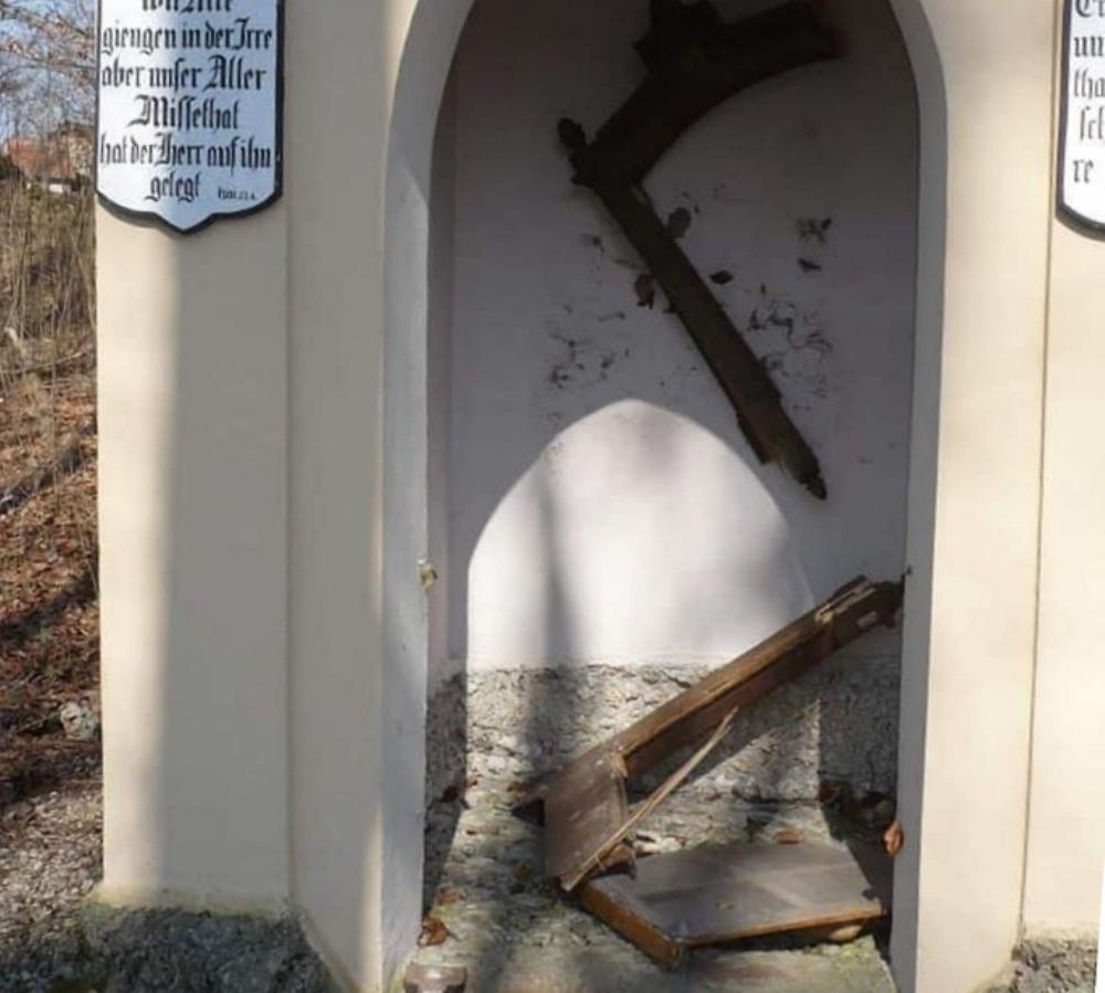 Kreuzweg Wettenhausen Vandalismus März 2022