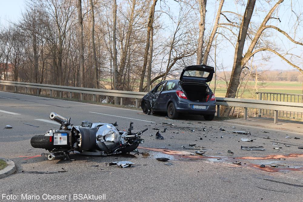 Unfall Premach Motorrad Pkw
