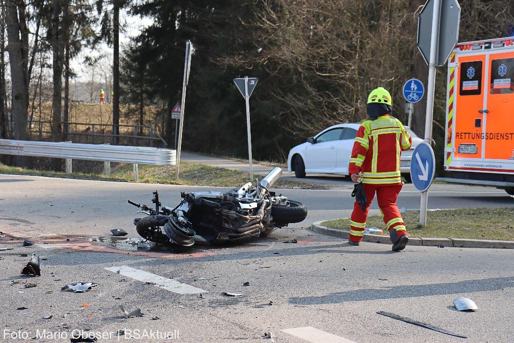 Unfall Premach Motorrad Pkw