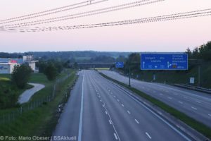 Einsatz Günzburg A8 B16 Person 11052022