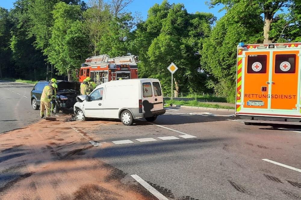 Unfall B16 Ichenhausen 18052022