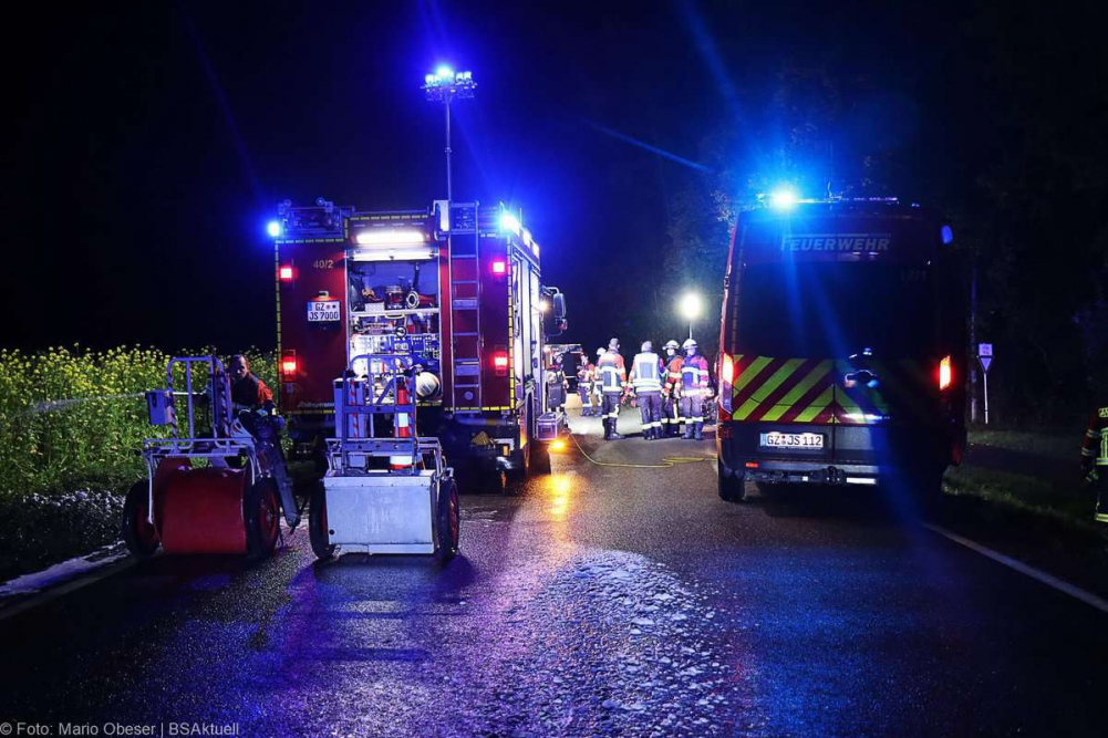Am Dienstagabend, den 22. Oktober 2024, ereigneten sich kurz nach 21 Uhr auf der Kreisstraße GZ17, zwischen Jettingen und Goldbach, zwei aufeinanderfolgende Verkehrsunfälle.