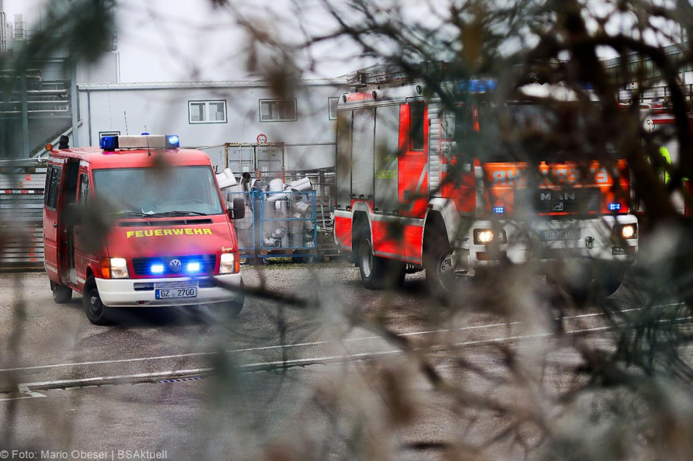 Am Montagvormittag, den 30. Dezember 2024, wurde ein Großaufgebot an Einsatzkräften zu einem Vorfall auf das Betriebsgelände einer Firma in der Rudolf-Diesel-Straße in Günzburg gerufen.