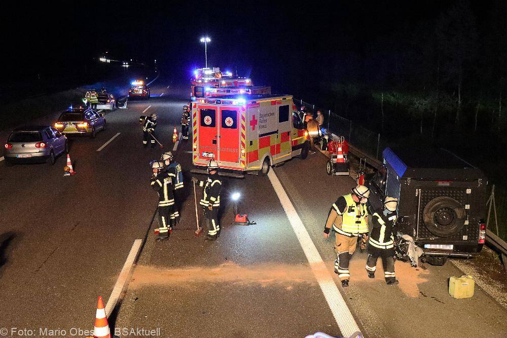 Auffahrunfall A8 Leipheim Guenzburg 23.05.2021