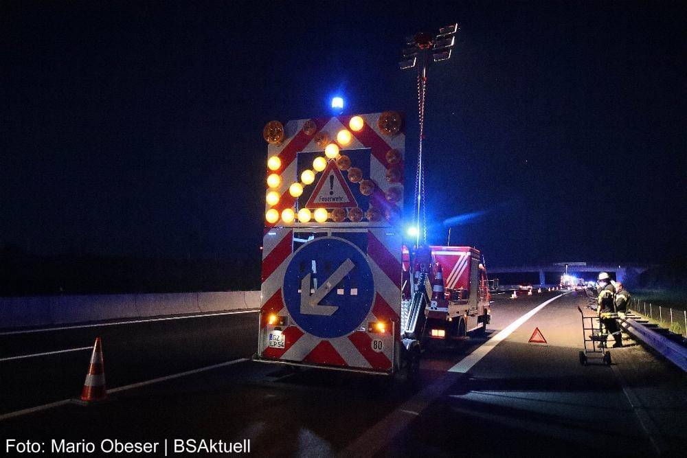 Pkw prallt auf der A8 bei Riedheim gegen die Leitplanke