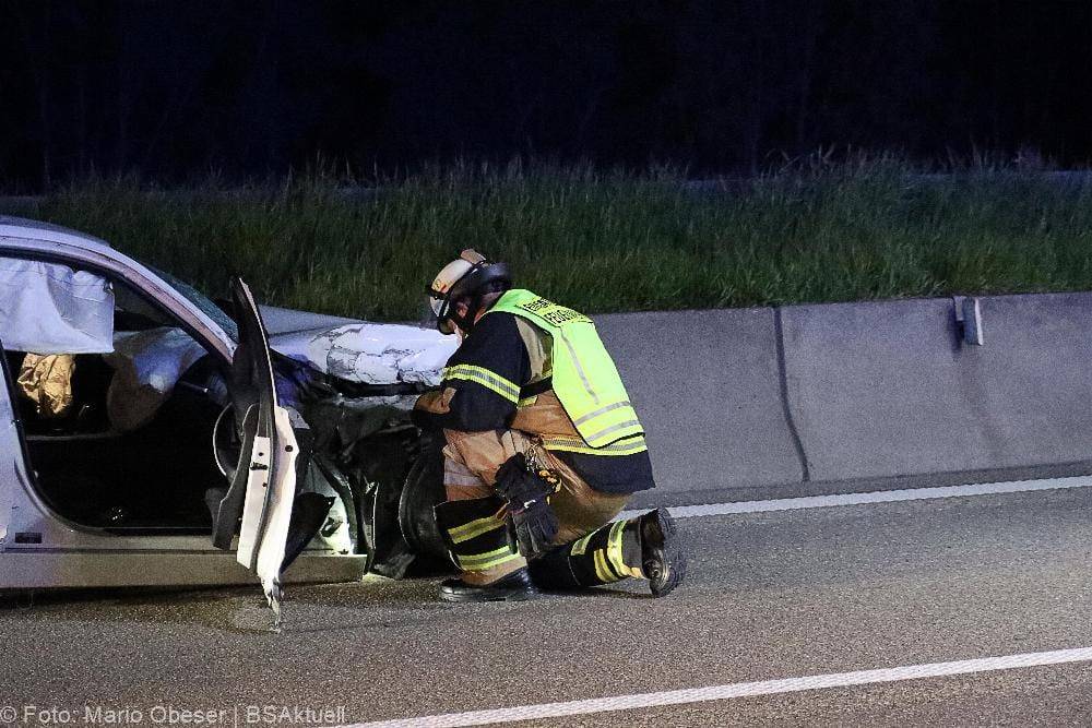 Auffahrunfall A8 Leipheim Guenzburg 23.05.2021