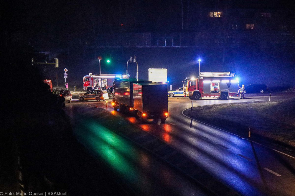 Am Dienstagabend, den 4. Februar 2025, ereignete sich gegen 17 Uhr ein Verkehrsunfall auf der Bundesstraße 16 bei Günzburg.