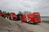 Lkw kippt in See Gundelfingen 04052021 17