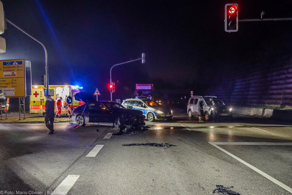 Am Dienstagabend, den 4. Februar 2025, ereignete sich gegen 17 Uhr ein Verkehrsunfall auf der Bundesstraße 16 bei Günzburg.