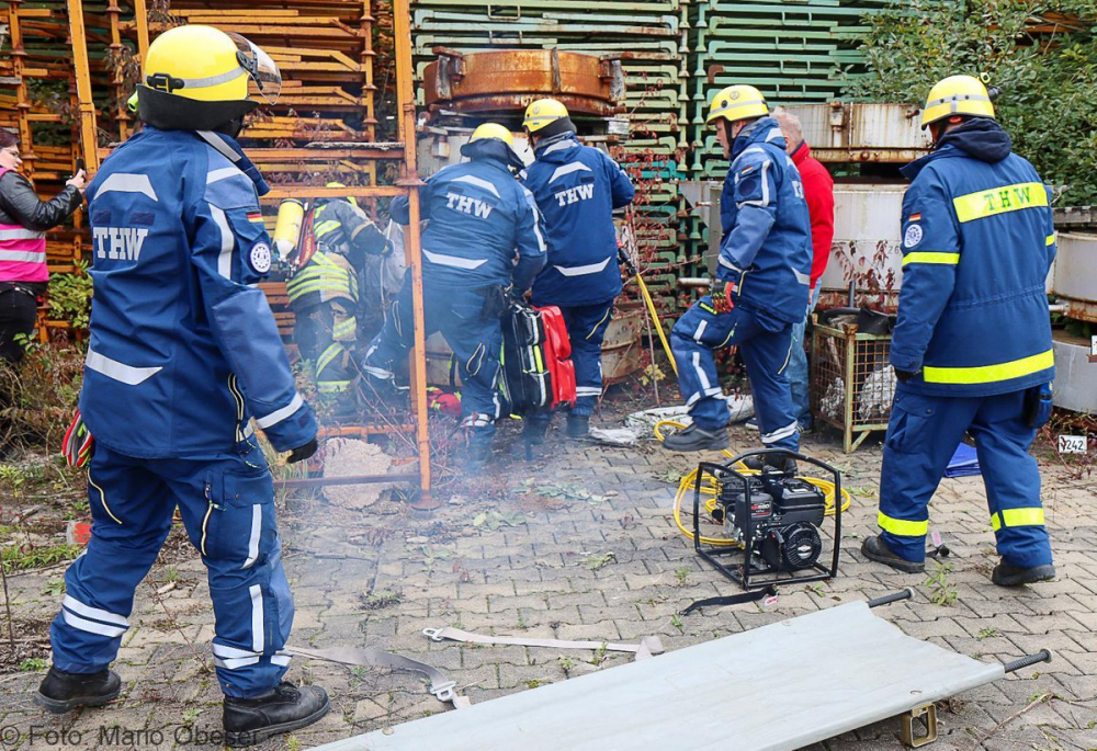 Große Katastrophenschutz-Übung bei Firma Rigdon in Günzburg