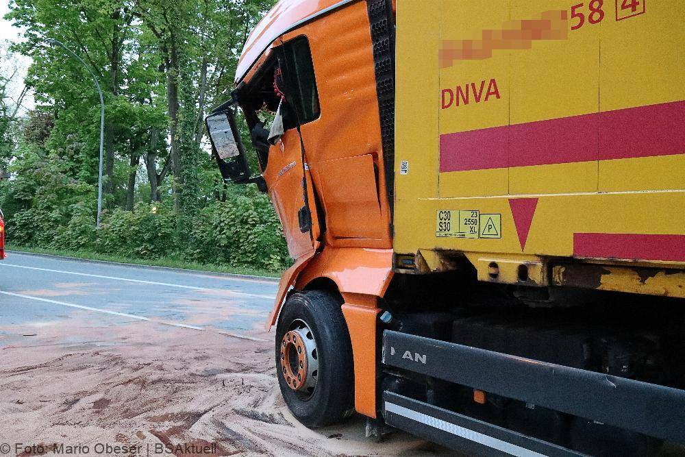 Unfall Lkw kollidieren Dillingen