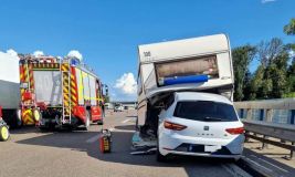 Unfall A8 Leipheim Wohnwagen 12082022 3