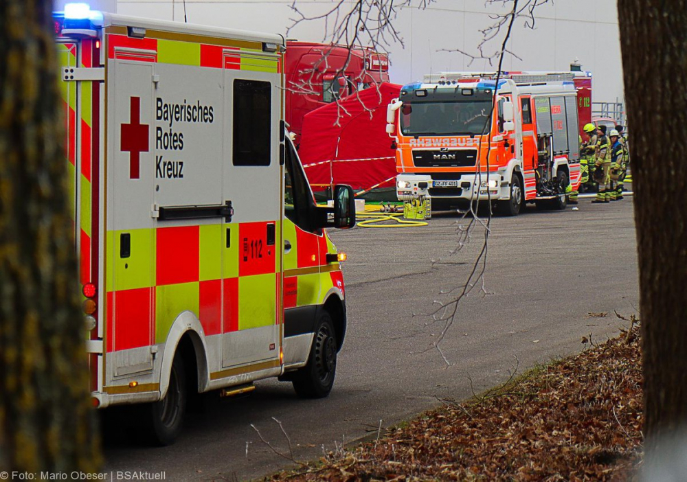 Am Montagvormittag, den 30. Dezember 2024, wurde ein Großaufgebot an Einsatzkräften zu einem Vorfall auf das Betriebsgelände einer Firma in der Rudolf-Diesel-Straße in Günzburg gerufen.