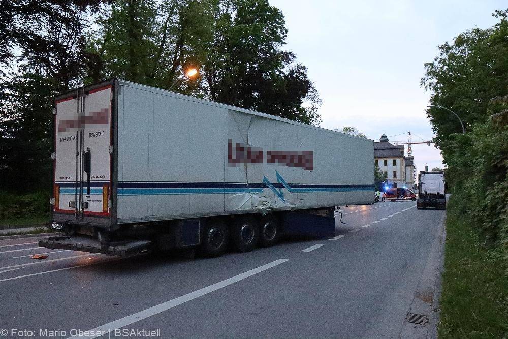 Unfall Lkw kollidieren Dillingen