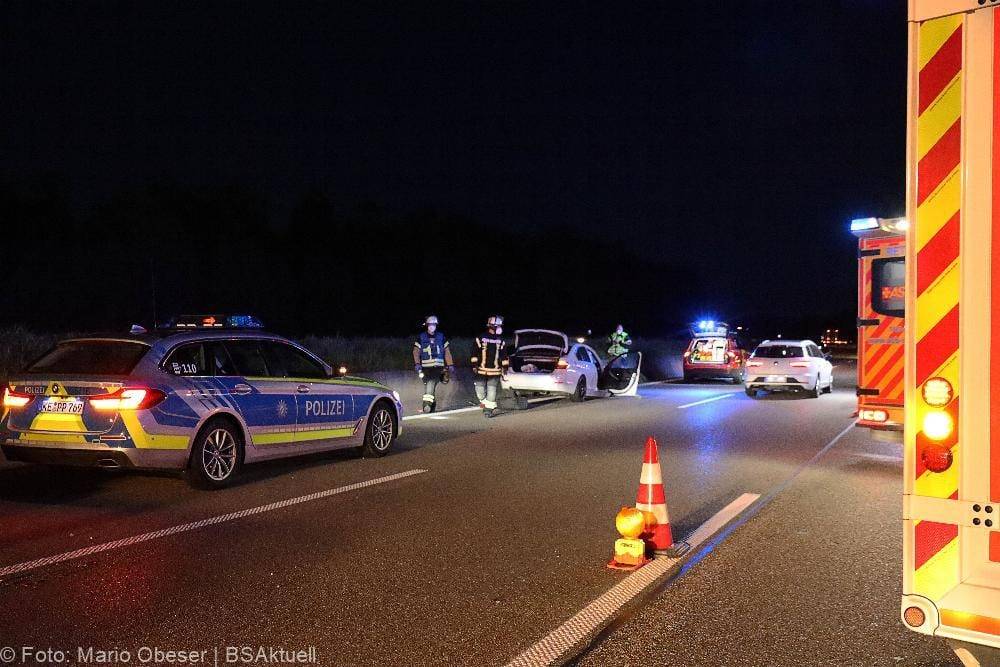 Auffahrunfall A8 Leipheim Guenzburg 23.05.2021