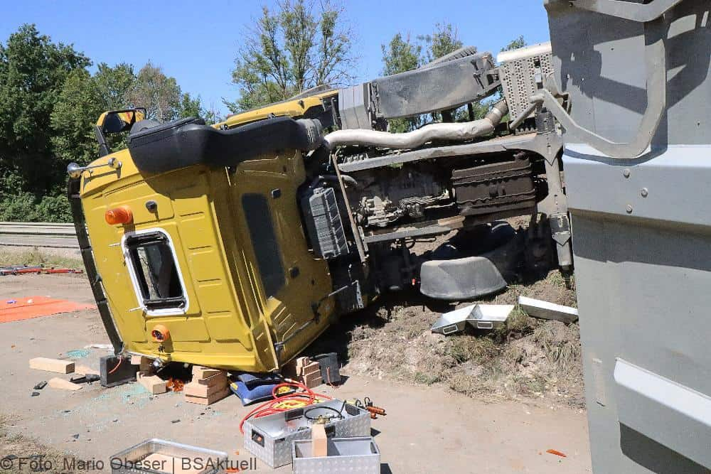 Muldenkipper kippt Gundremmingen