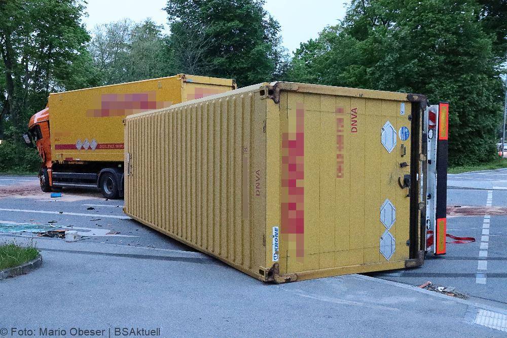 Unfall Lkw kollidieren Dillingen