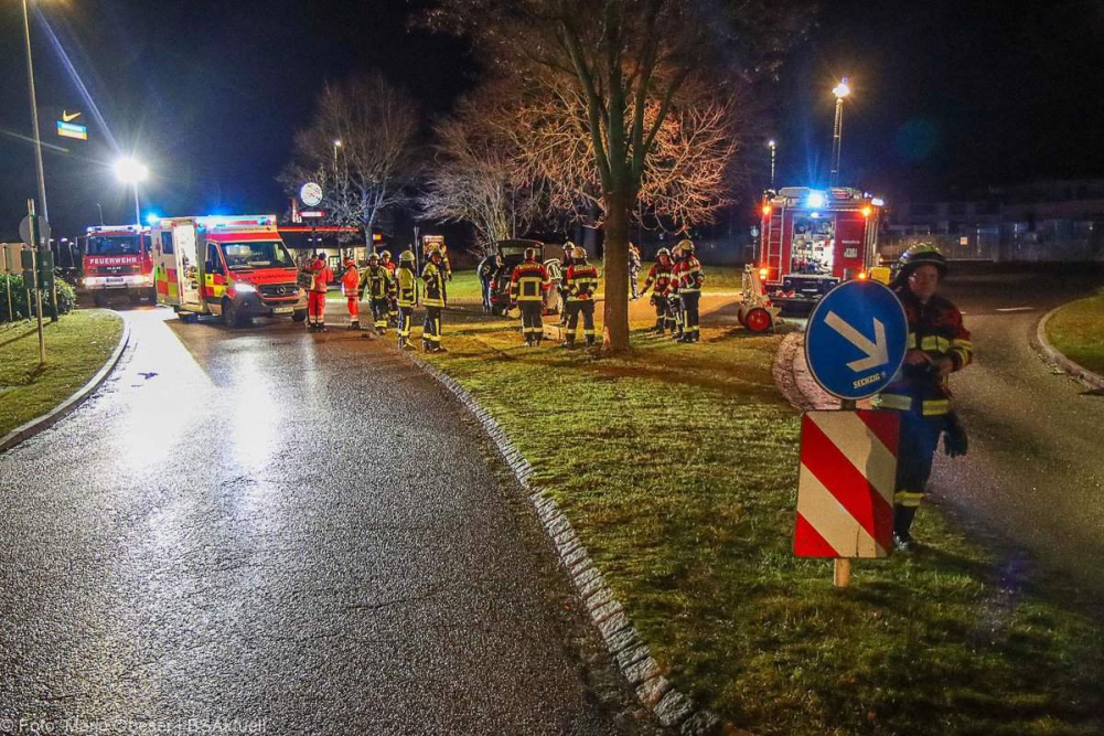Ein ungewöhnlicher Verkehrsunfall ereignete sich am Samstagabend, den 7. Dezember 2024, in Jettingen-Scheppach.