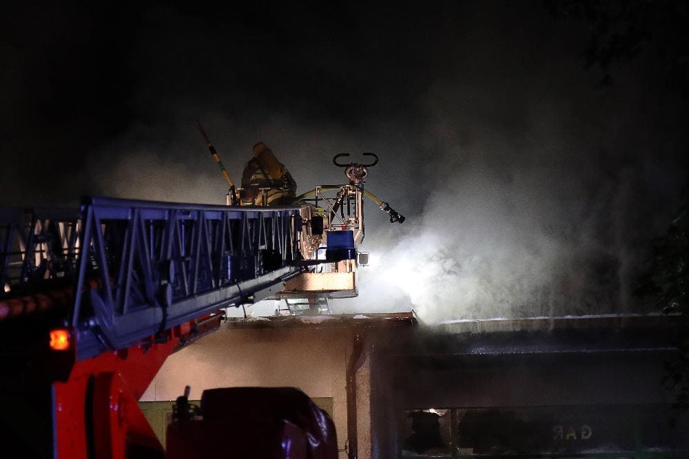 In Günzburg war es in den frühen Samstagmorgenstunden zu einem Brand gekommen, bei dem ein Kindergarten stark beschädigt wurde.