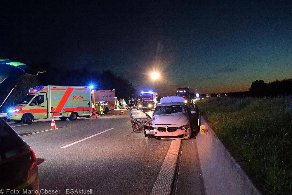 Auffahrunfall A8 Leipheim Guenzburg 23.05.2021