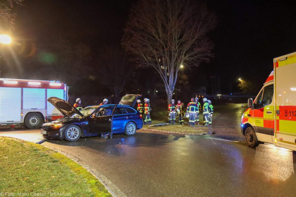 Ein ungewöhnlicher Verkehrsunfall ereignete sich am Samstagabend, den 7. Dezember 2024, in Jettingen-Scheppach.