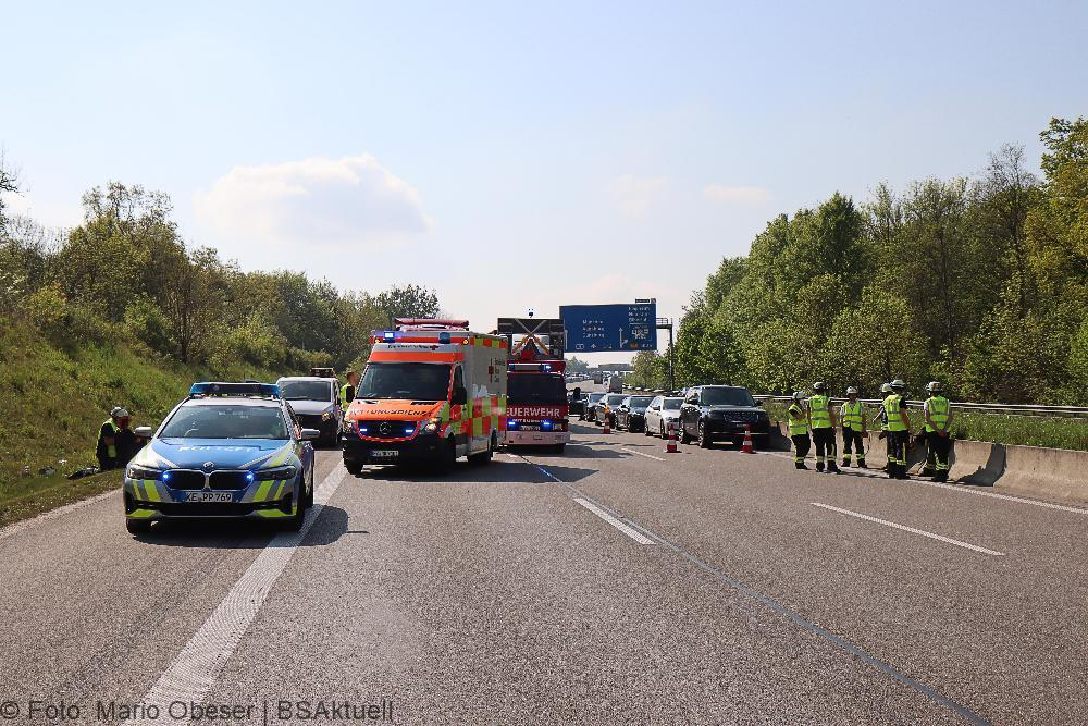 Unfall A8 Motorrad Transporter 09052022