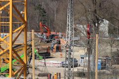 Günzburg - Lkw kippt Baustelle Bahnbrücke 21032022 1