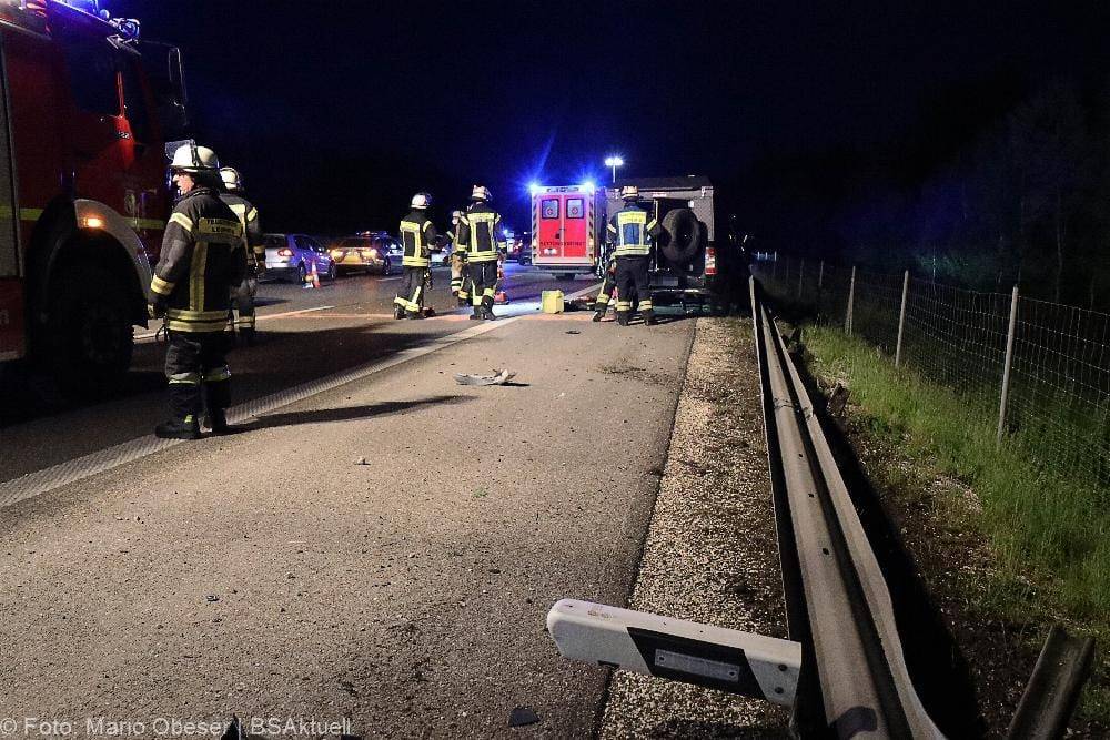 Auffahrunfall A8 Leipheim Guenzburg 23.05.2021