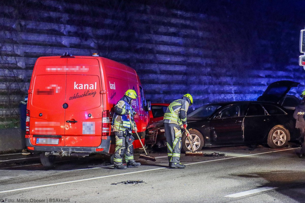 Am Dienstagabend, den 4. Februar 2025, ereignete sich gegen 17 Uhr ein Verkehrsunfall auf der Bundesstraße 16 bei Günzburg.