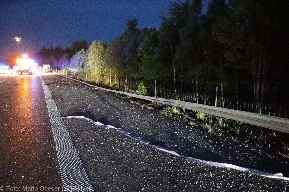 Auffahrunfall A8 Leipheim Guenzburg 23.05.2021