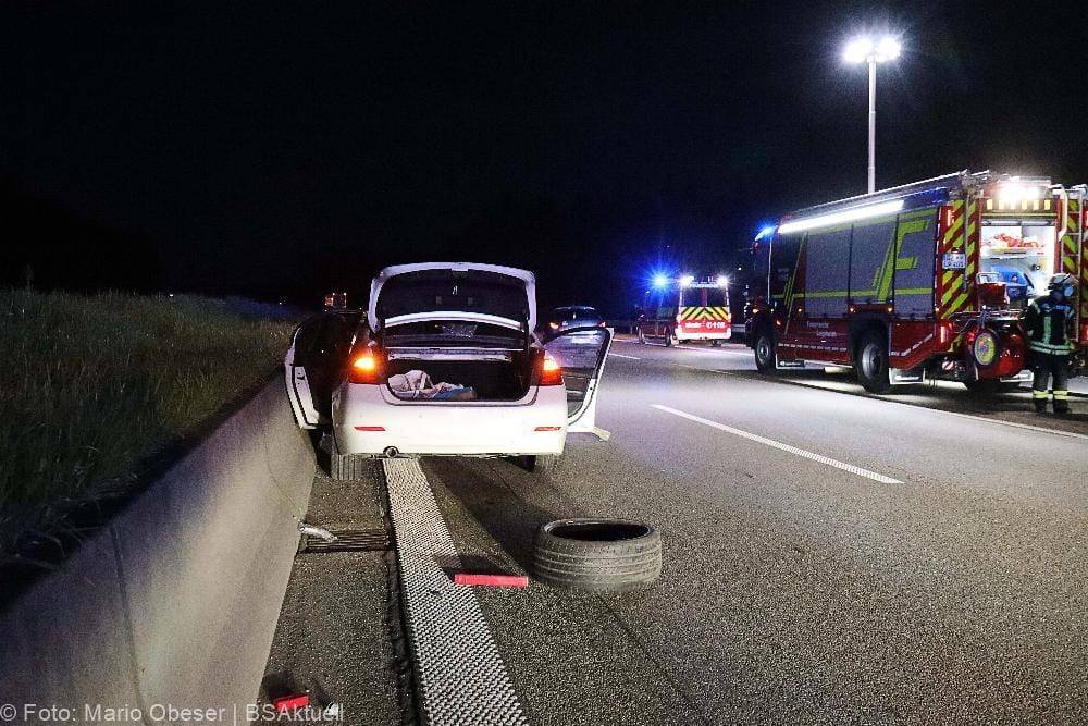 Auffahrunfall A8 Leipheim Guenzburg 23.05.2021