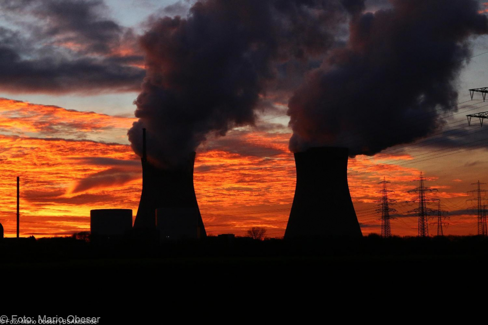 Die Kühltürme des Kernkraftwerk Gundremmingen im Jahr 2015