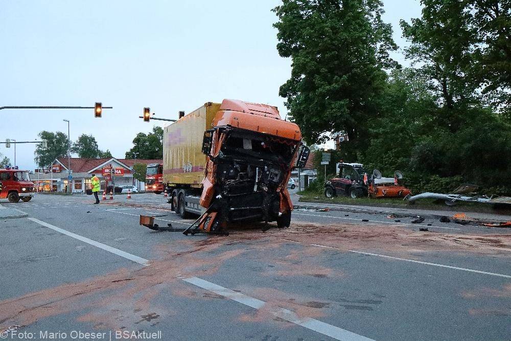 Unfall Lkw kollidieren Dillingen